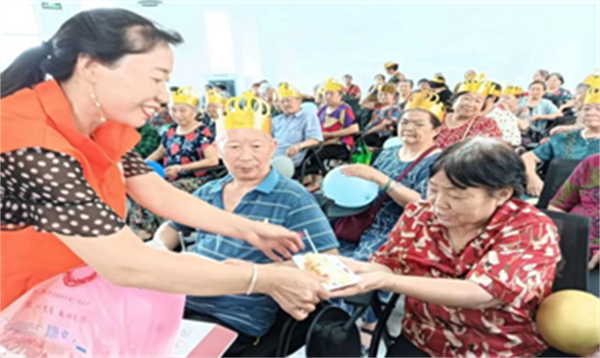 四川成都：“温情常伴·长者生日会”——吉福社区组织老年集体生日会628.png