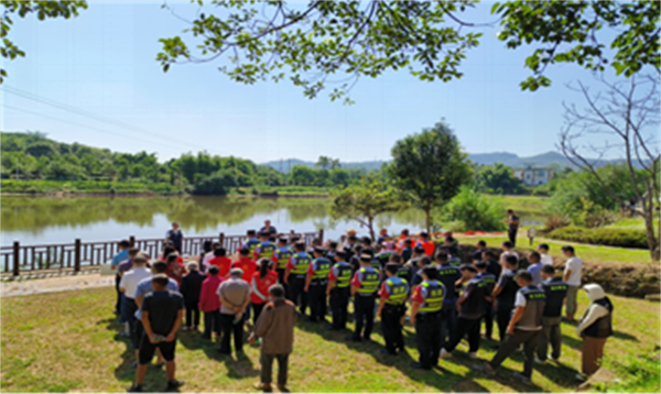 四川成都：宝狮村开展地震及次生洪涝灾害演练448.png