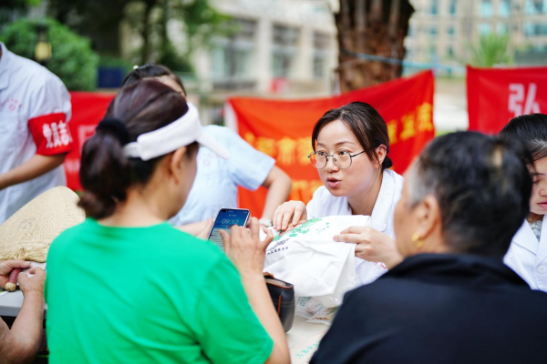 四川成都：燎原社区开展“便民店小二”小区便民服务活动664.png