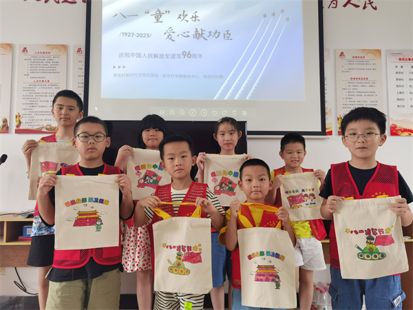 北仑区春晓成校：八一“童”欢喜，爱心献功臣.jpg