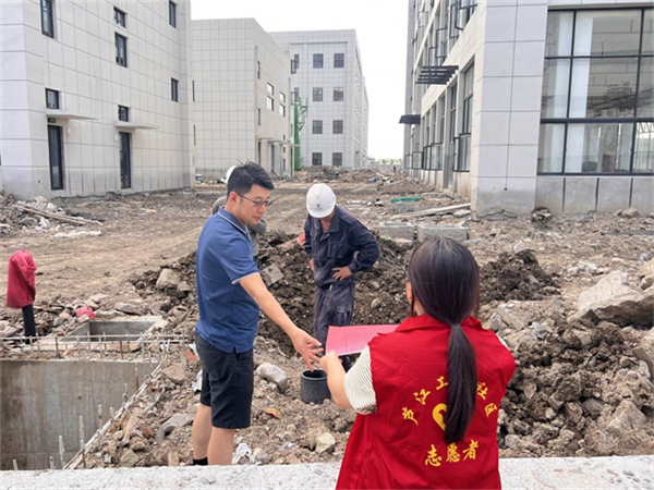 柴桥成校：严阵以待，筑起企业“防风墙”.jpg