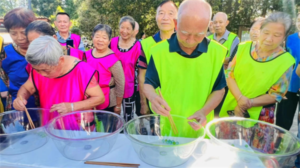 四川成都： “享运动乐趣，展运动风采”——金马街道尚合社区举行老年人运动会 392.png