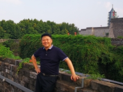 陈秉龙.jpg