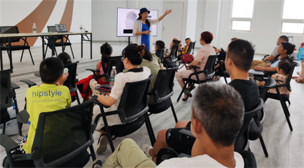 四川成都：“不可错过的儿童阅读关键期” ——龙泉驿区组织社区家庭教育讲座553.png