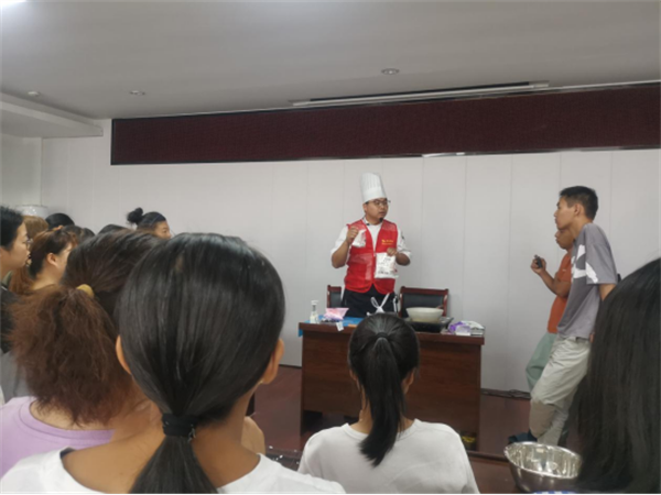 浙江温州：三魁镇社区学校开展冰皮月饼制作培训195.png