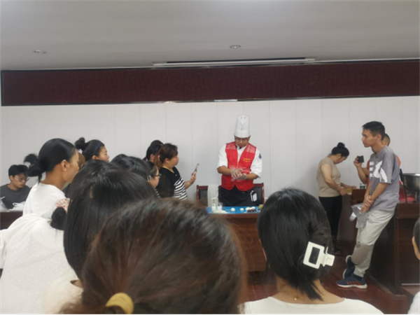 浙江温州：三魁镇社区学校开展冰皮月饼制作培训306.png