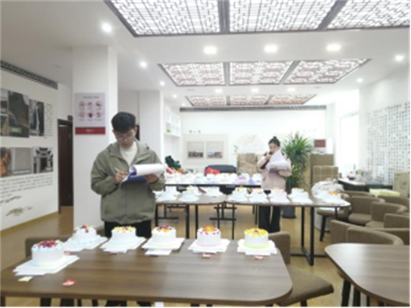 1717235650620019.png 浙江温州:提升技能,“裱”出精彩——三魁镇社区学校开展裱花蛋糕制作技能培训活动467.png