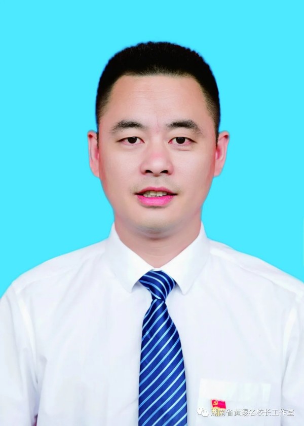 吴炜照片.jpg