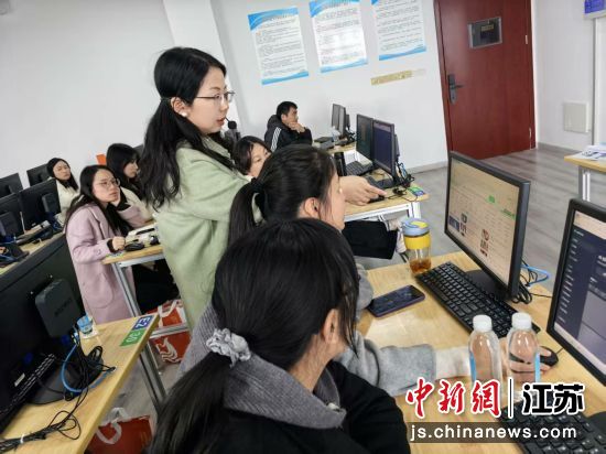 ��ѵ�ֳ��� �ͳ��������������Ĺ�ͼ