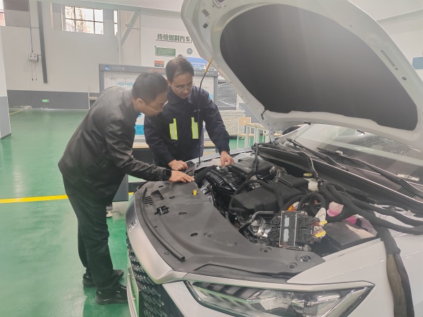 教育帮扶韩福森照片 (1)_副本.jpg