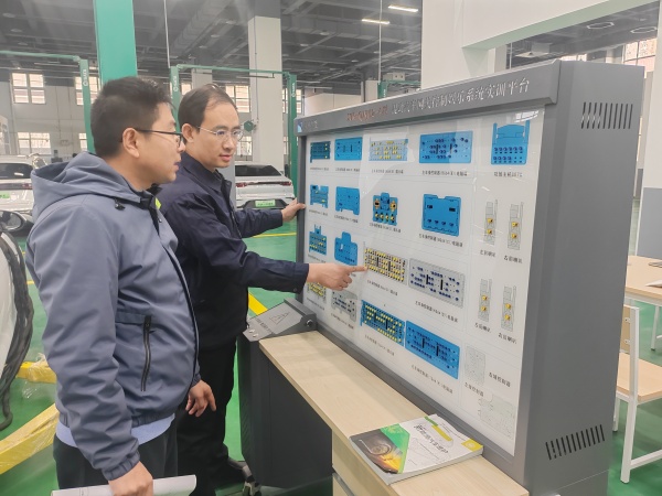 教育帮扶徐锦涛照片 (2)_副本.jpg