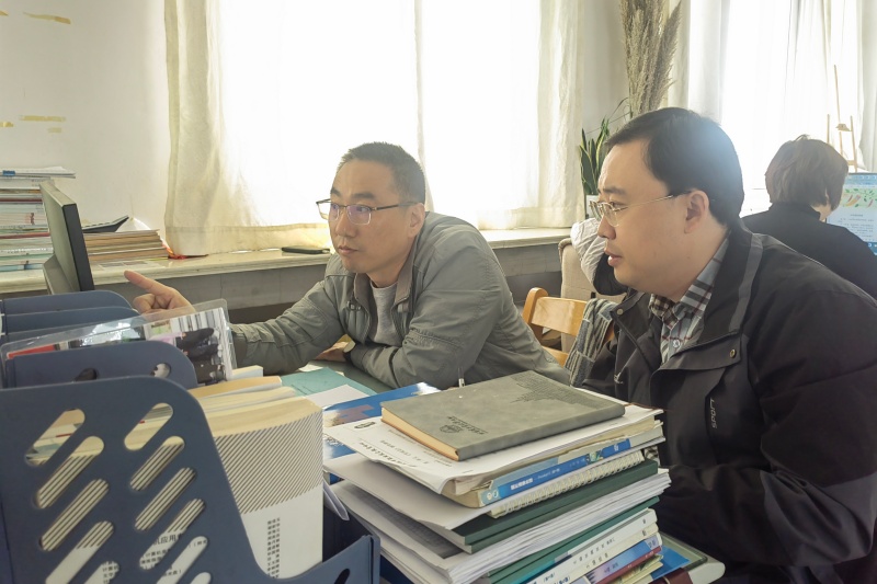 2025年11月3日，指导迟琨凯整理修改省教育教学研究课题研究总报告.jpg